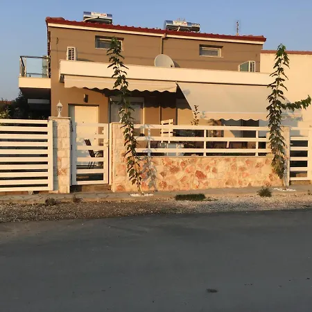Estia House *